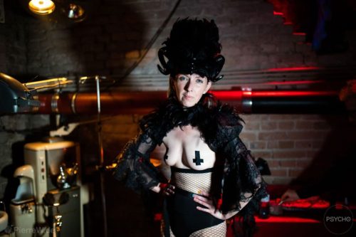 Mistress Sicut Dico