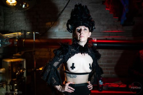 Mistress Sicut Dico
